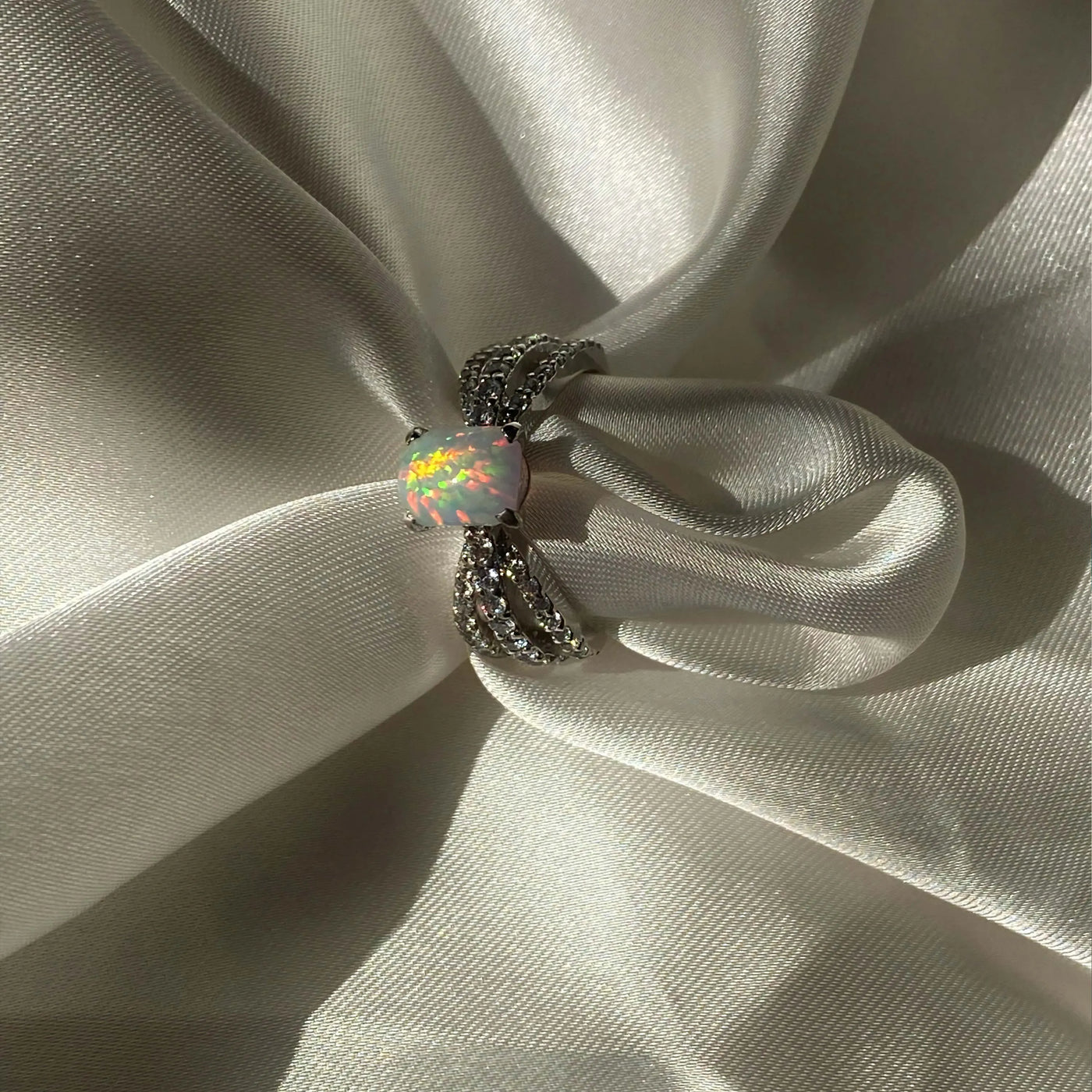 Aura_crest_ring-product-image-2