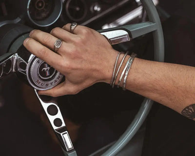 Club-bracelet-on-hand-1