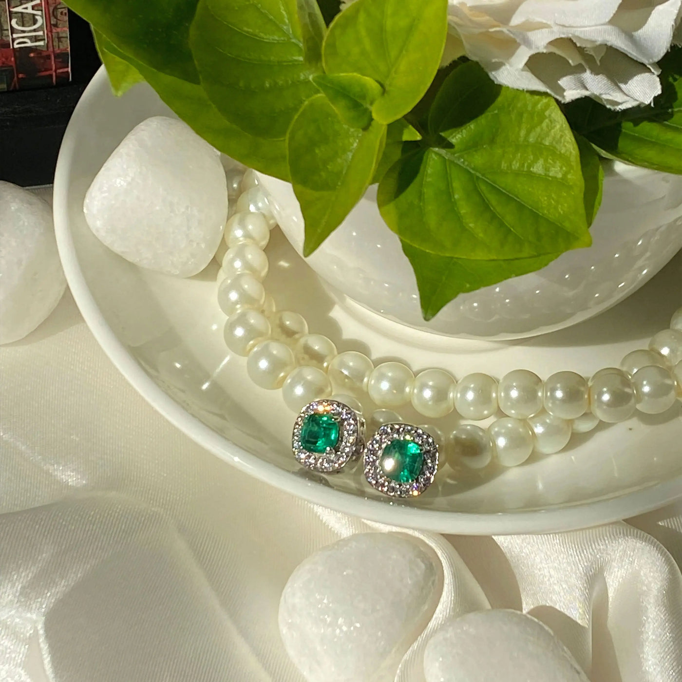 Green-Majesty-stud-image-2