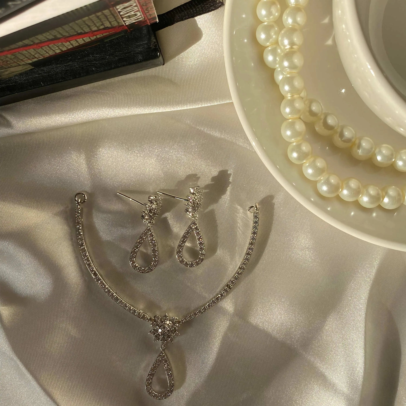 Half_moon_pendant_set_with-beads-product-image