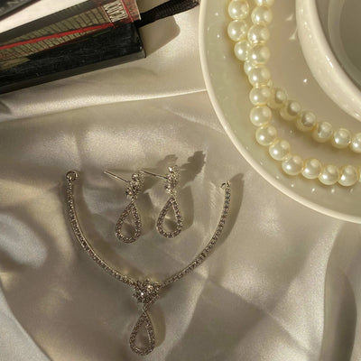 Half_moon_pendant_set_with-beads-product-image