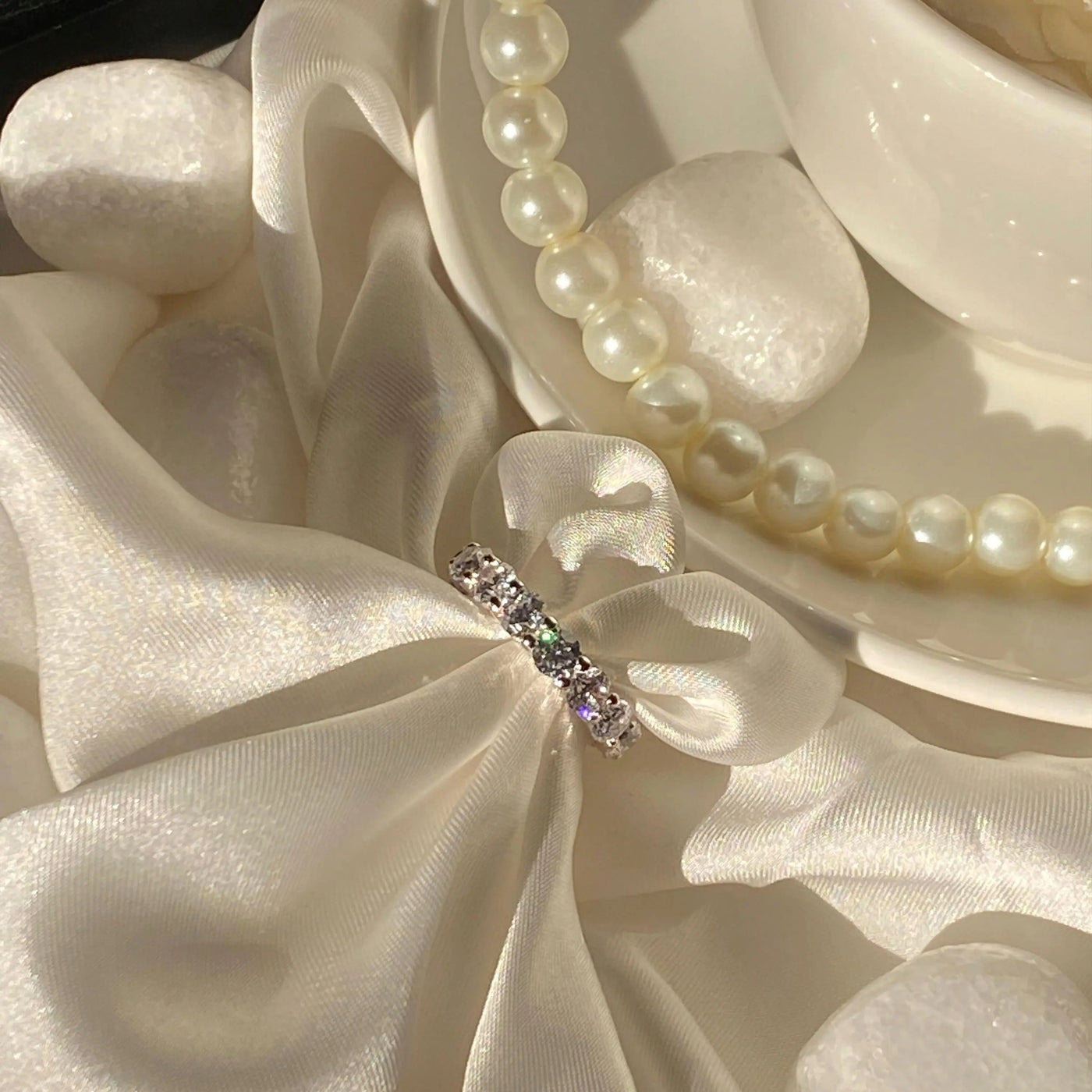 luster-loop-ring-product-image-2