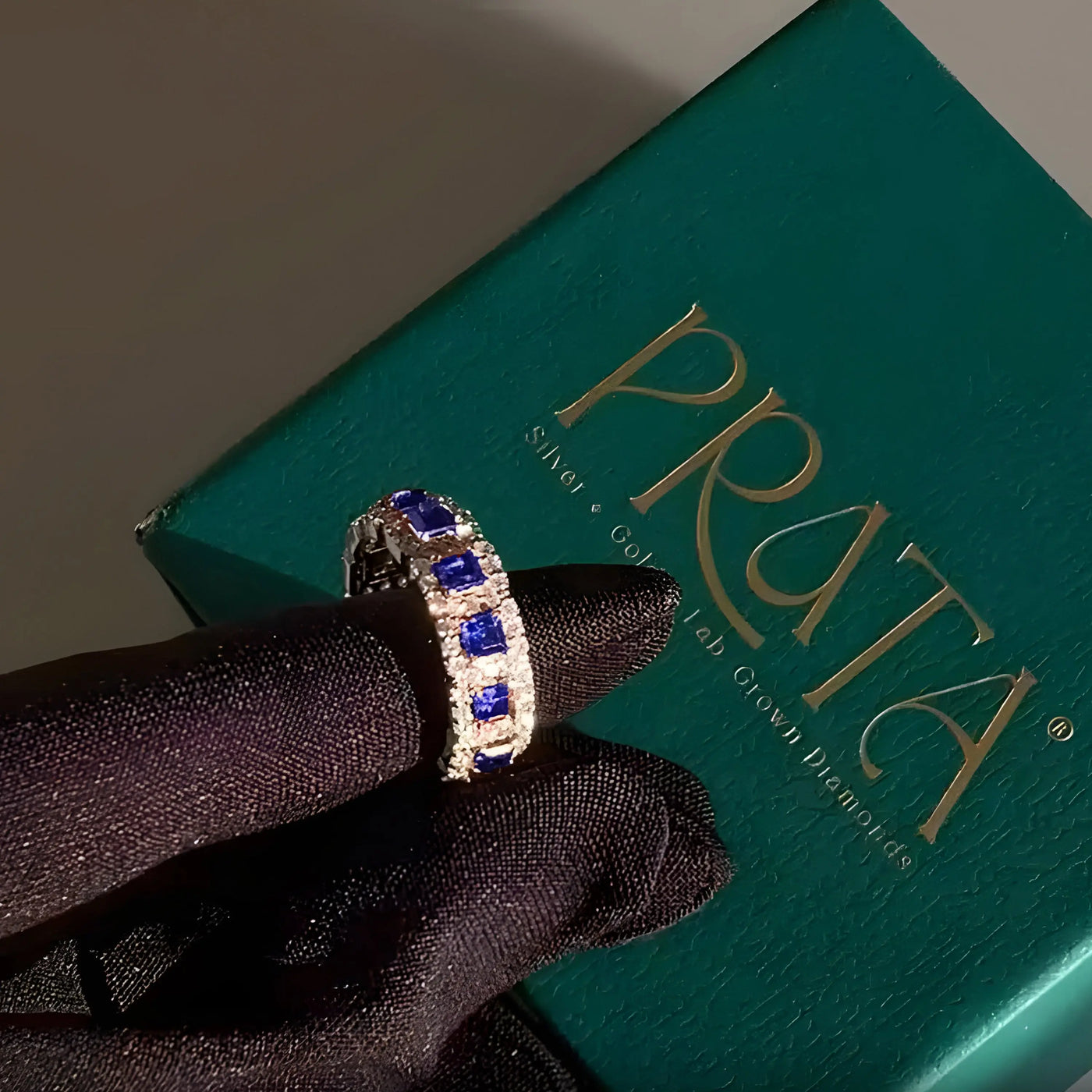 Timeless-princess-ring-with-synthetic-sapphire-stones-Prata-jewlz