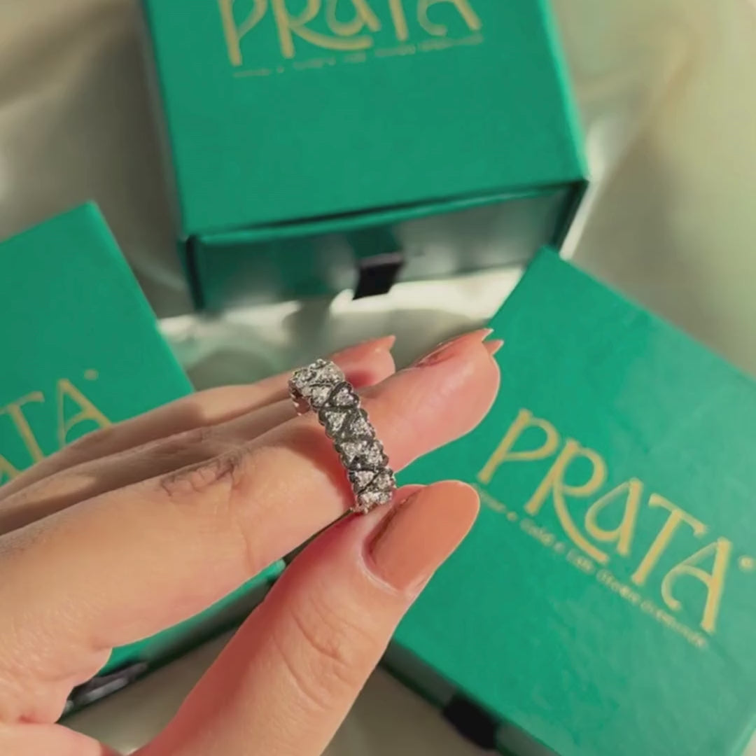 Heart‑Shaped Diamond Band