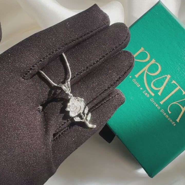 BLOOMING FLOWER PENDANT